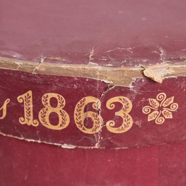 French Hat Boxes, 19th Century, Set of 3 For Sale - Image 10 of 14
