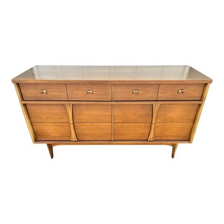 1960s Mid-Century Modern Bassett Context Triple Dresser For Sale