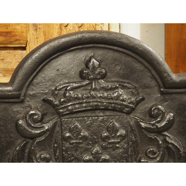 19th Century Small 19th Century French Royal Coat of Arms Cast Iron Fireback For Sale - Image 5 of 16