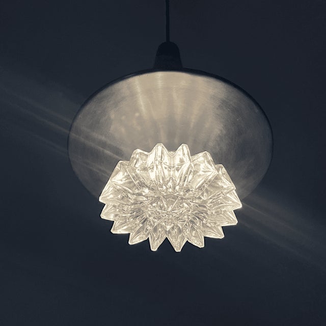 1960s Mid-Century Modern Space Age Silver Aluminium Trumpet Hanging Lamp with Crystal Glass Diffuser, 1960s For Sale - Image 5 of 16