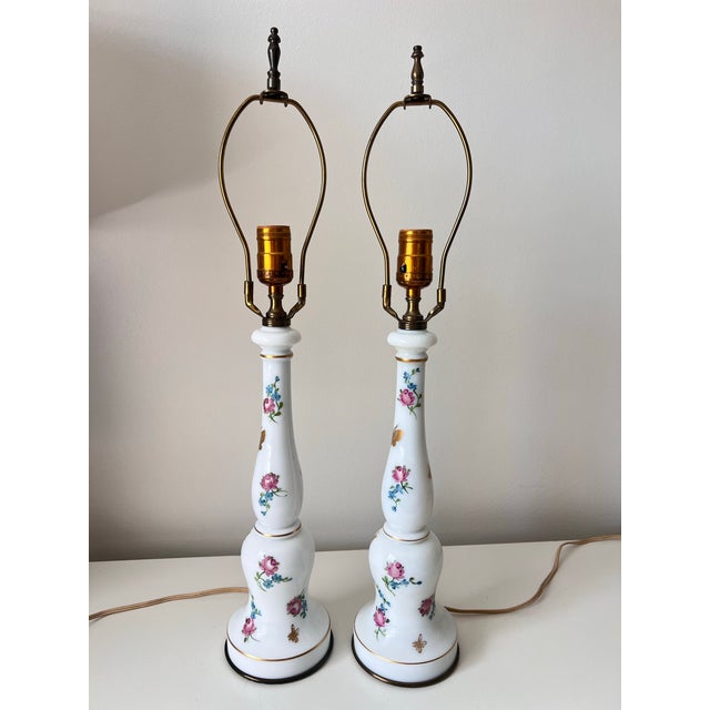 Traditional 1950s Warren Kessler Hand-Painted Opaline Lamps - Pair For Sale - Image 3 of 12