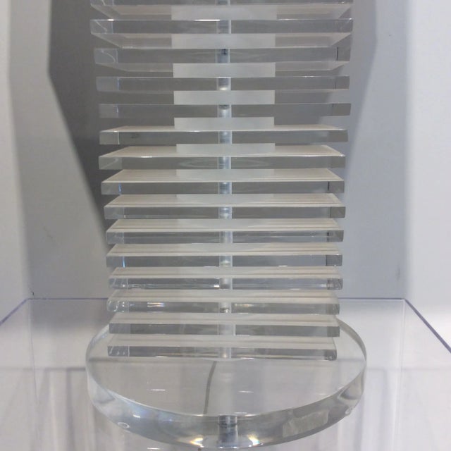 Hollywood Regency Clear Lucite Lamp For Sale In Los Angeles - Image 6 of 10