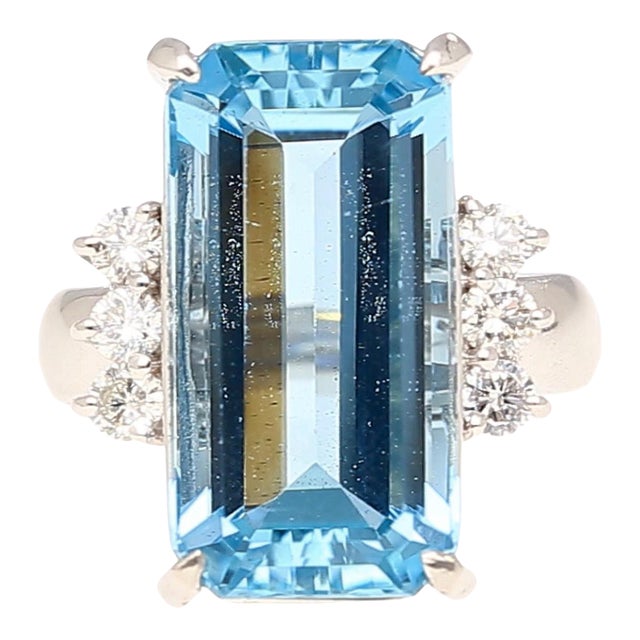 Gia Certified 16.70 Carat Aquamarine and Diamond Vintage Cocktail Ring Size 7 For Sale