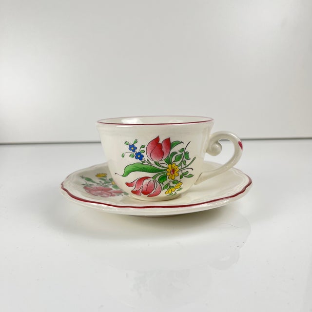 Set of 6 coffee cups and saucers, "Réverbère" pattern by KG Lunéville Dimensions: Saucers: 13.5 cm diameter - 2 cm height...
