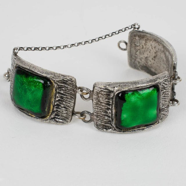 Mid-Century Modern French Designer Willy Silvered Bronze and Green Glass Link Bracelet For Sale - Image 3 of 8