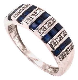 14 Karat White Gold Blue Sapphire and Diamond Band Ring 0.18 TDW, Size 7.25