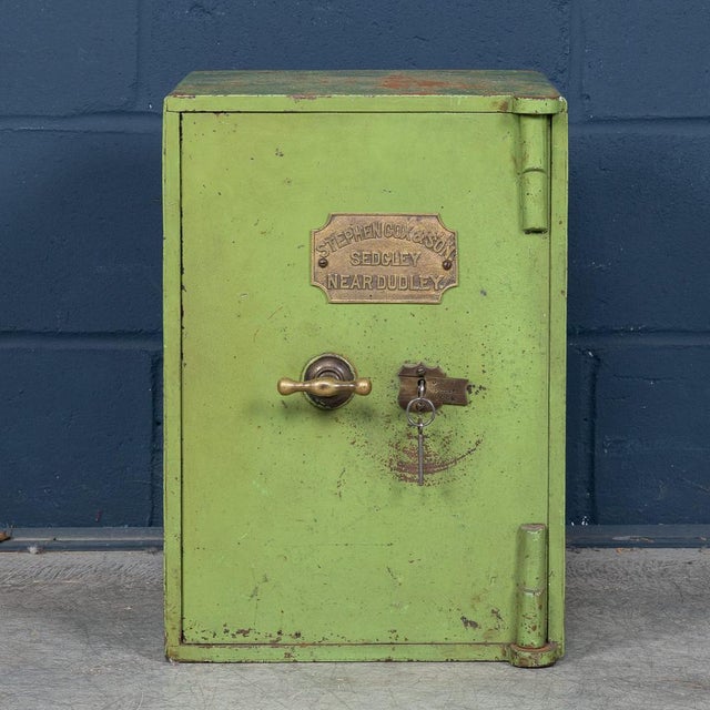 20th Century English Cast Iron Fireproof Safe by Stephen Cox & Son, Sedgley, 1930 For Sale - Image 3 of 15
