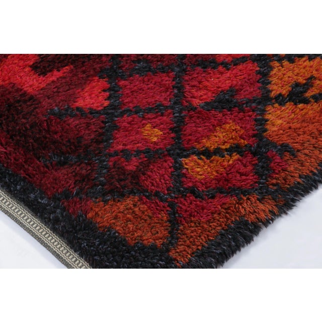 Vintage Swedish Rya Rug With Crimson and Orange Abstract Pattern - Rug & Kilim For Sale In New York - Image 6 of 9