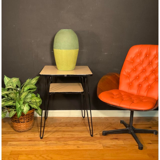 1980s Two-Toned Green Corrugated Cardboard Vase, by Flute Chicago For Sale - Image 11 of 11