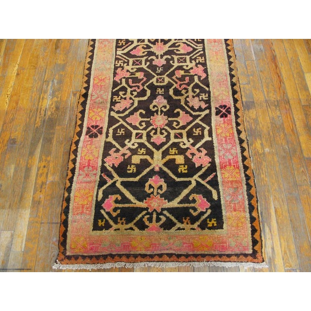 Indian 1900s Brown Medallion Antique Indian Rug 2'8" X 4'10" Handknotted Wool Carpet For Sale - Image 3 of 5