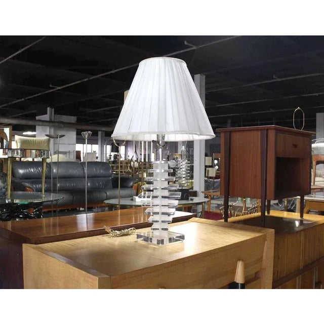 Mid-Century Modern Lucite Table Lamp For Sale - Image 6 of 9