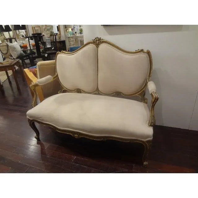 Shabby Chic Late 19th Century Italian Louis XV Style Giltwood Loveseat For Sale - Image 3 of 11