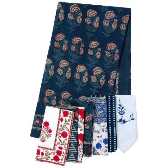 Contemporary Carnation 6-Seat Indigo/Brick Red Tablecloth For Sale - Image 3 of 9