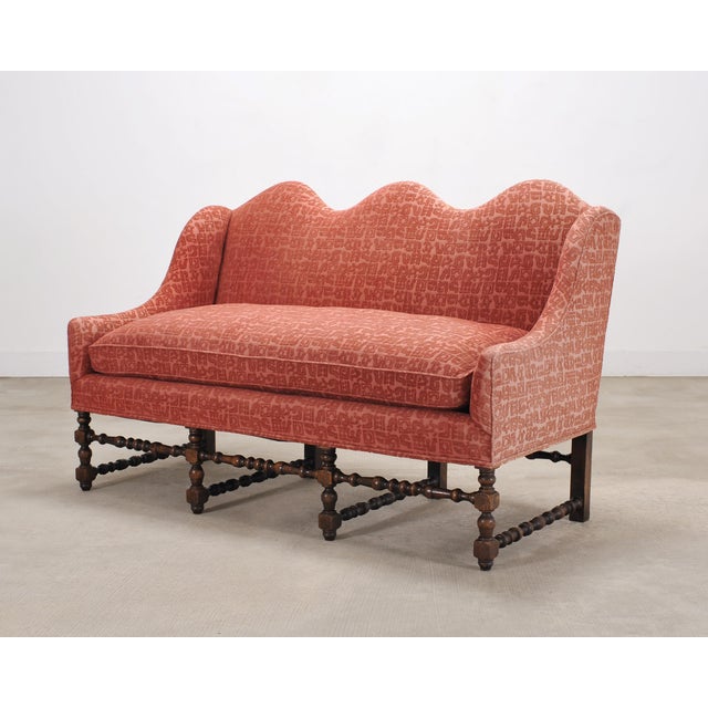Early 20th Century English William and Mary Baroque Style Camel Hump Back Settee For Sale - Image 5 of 18