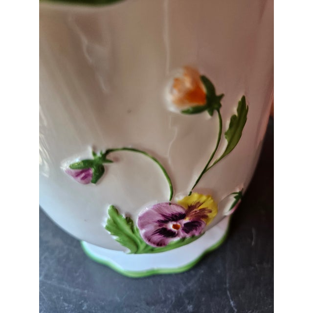 Italian Charming 80s Italian Ceramic Cache Pot With Pansy Handles and Decoration For Sale - Image 3 of 6