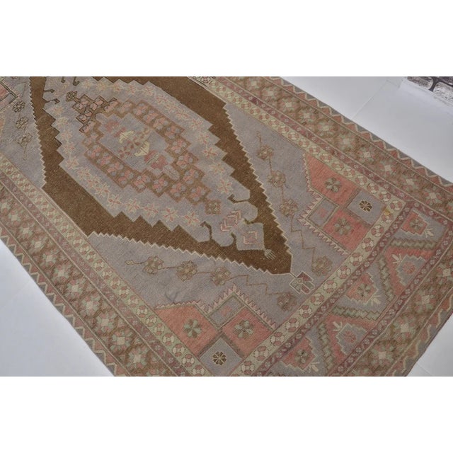 Turkish 1960s Oversize Oushak Anatolian Carpet For Sale - Image 3 of 10