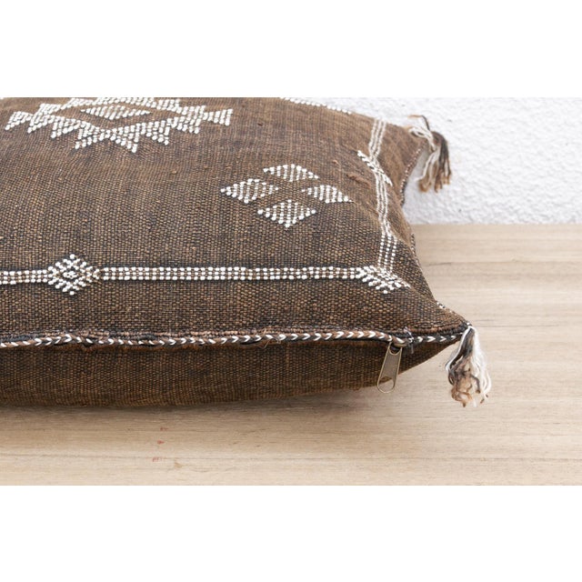 Sahara Silk Rug Pillow For Sale In Los Angeles - Image 6 of 8