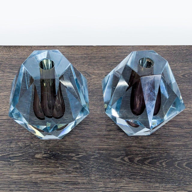 Fontana Arte is an historic Milanese glass and lighting atelier founded by Luigi Fontana and Gio Ponti. It is known for...