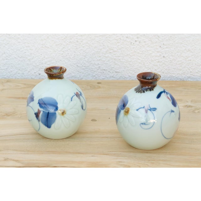 1970s Pair of Hand-Painted Blue & White Porcelain Vases For Sale - Image 5 of 6