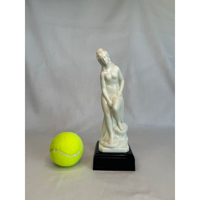 Vintage Classical Greek Female Venus Table Top Statue, Black and White For Sale - Image 10 of 10