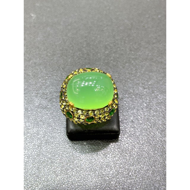 Bochic “Orient” Peridot, Penite & Multi Gems 18k Gold & Silver Cocktail Ring Size 4 For Sale - Image 4 of 5