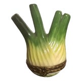 Late 20th Century Authentic Limoges France Peint Main Hand-Painted Porcelain Anise Trinket Box For Sale