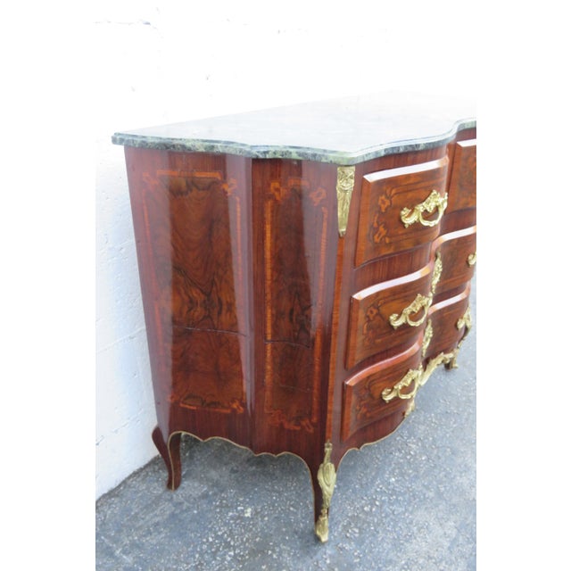 Late 20th Century French Marble Top Bombay Serpentine Inlay Commode Dresser Bathroom Vanity 6210 For Sale - Image 14 of 18