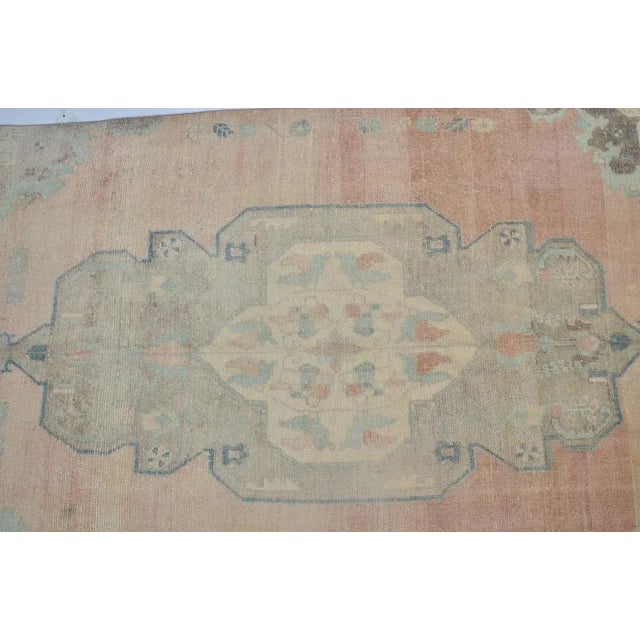 Vintage Turkish Tan Rug, 1960s For Sale - Image 4 of 11