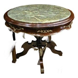 French Neoclassical Round Side Table – Marble Top With Carved Wood & Gilded Accents For Sale