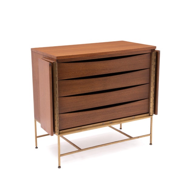 1960s Paul McCobb Calvin Irwin Collection Bi-Fold Door 4 Drawer Dresser Credenza Chest Mahogany Brass For Sale - Image 5 of 18