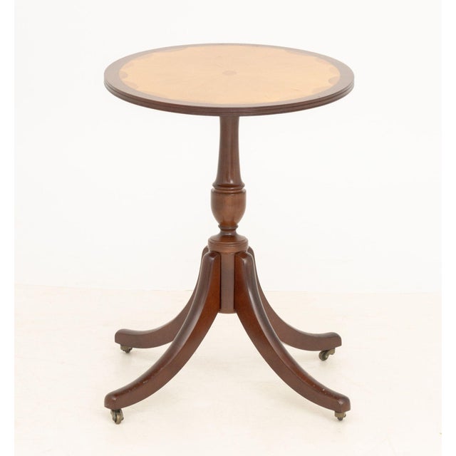 Bombay Company Oval Mahogany Occasional Table For Sale In New York - Image 6 of 7