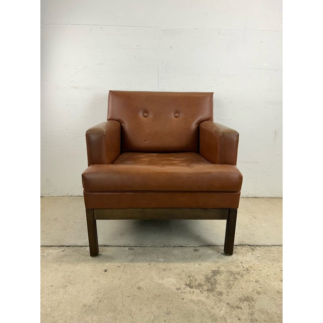 Mid-Century Modern Mid Century Modern Brown Vinyl Lounge Chair With Walnut Base For Sale - Image 3 of 12