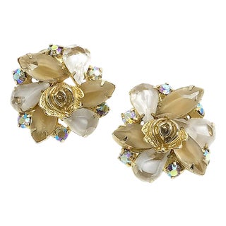 Vintage Weiss Art Glass With Golden Rose Clip-on Earrings For Sale