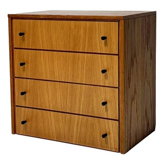 Vintage Chest of Drawers in Oak For Sale