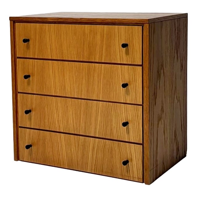 Vintage Chest of Drawers in Oak For Sale