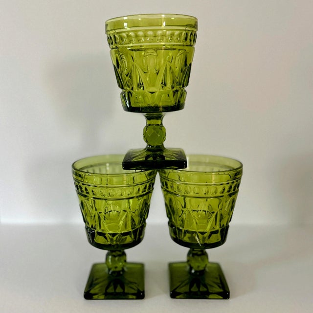 Hollywood Regency 1970s Vintage Colony Glass Park Lane Green Water Goblets- Set of 6 For Sale - Image 3 of 12
