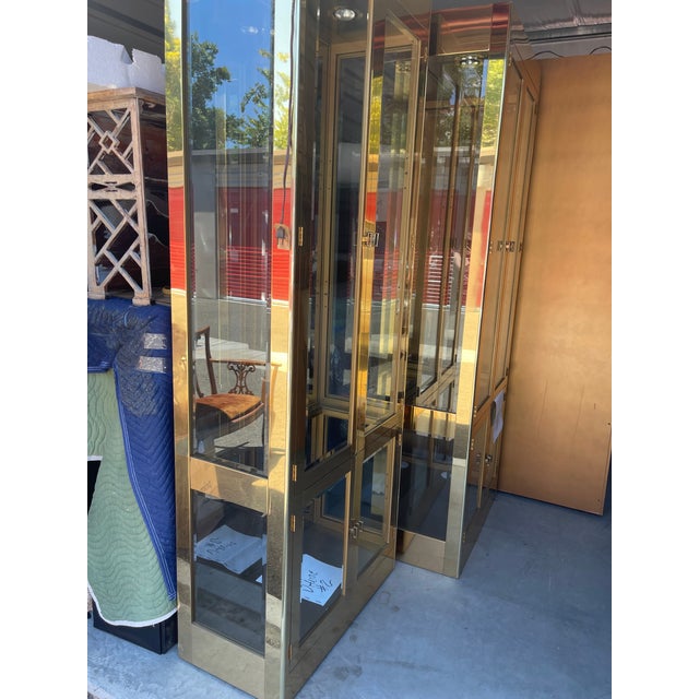 Metal Mid Century Attribution MasterCraft Brass Clad Vitrine #2 For Sale - Image 7 of 17