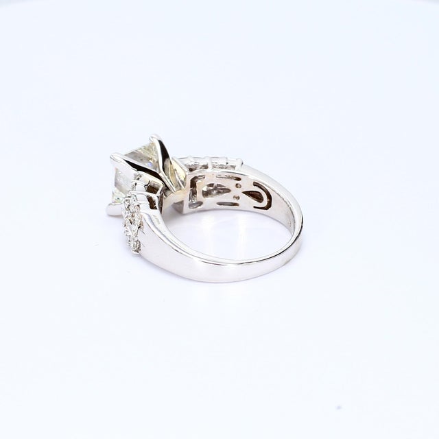 Early 21st Century Gia Certified Princess Cut Diamond Engagement Ring in 18k White Gold - Size 5 For Sale - Image 5 of 9