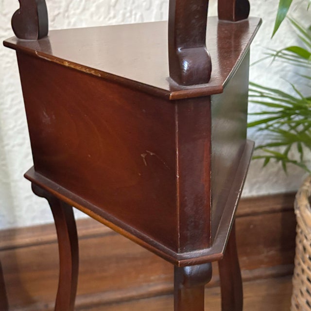 Mid 20th Century Queen Anne Mahogany Pedestal Plant Stand For Sale - Image 9 of 10