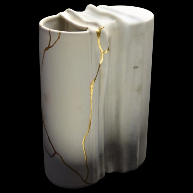 Contemporary Grand Kintsugi Blanc Vase by Myriam Greff For Sale - Image 3 of 8