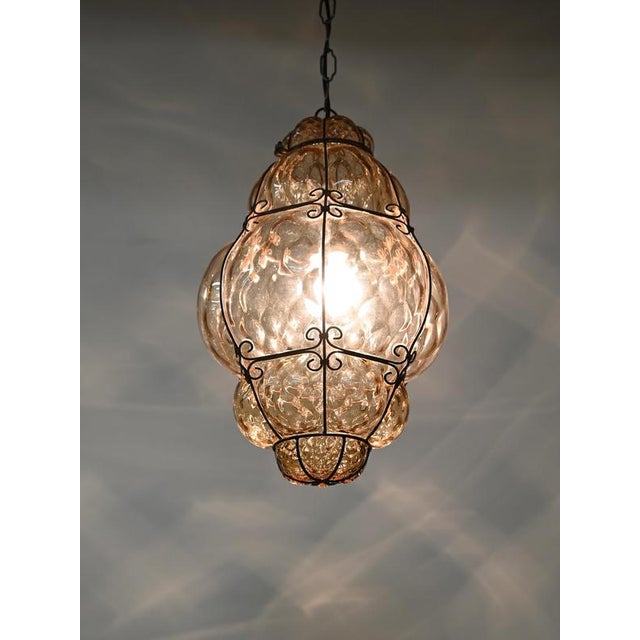 Large Mouth-Blown Murano Amber Glass and Iron Lantern Pendant Light from Seguso, Italy, 1940 For Sale - Image 6 of 18
