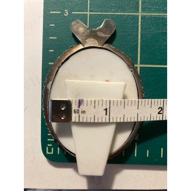 Metal Vintage Silver Pearl Motif Oval Mini Picture Frame For Sale - Image 7 of 7