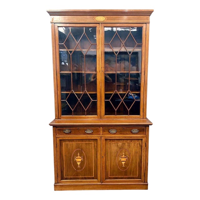 Edwardian Hepplewhite Display Cabinet in Mahogany, 1910s For Sale