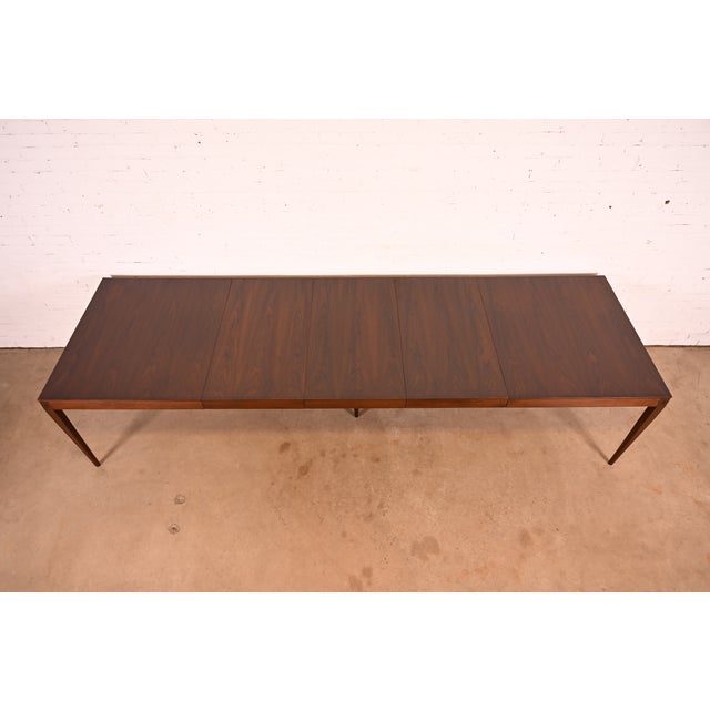 Wood Kipp Stewart for Directional Mid-Century Modern Walnut Extension Dining Table | Newly Refinished For Sale - Image 7 of 16