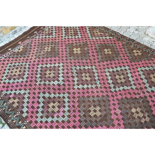 Turkish 1960s Vintage Turkish Pink Kilim Rug For Sale - Image 3 of 11