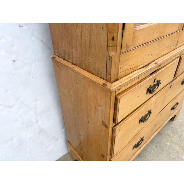 Mid 19th Century 19th Century English Pine Linen Press / Cabinet For Sale - Image 5 of 7