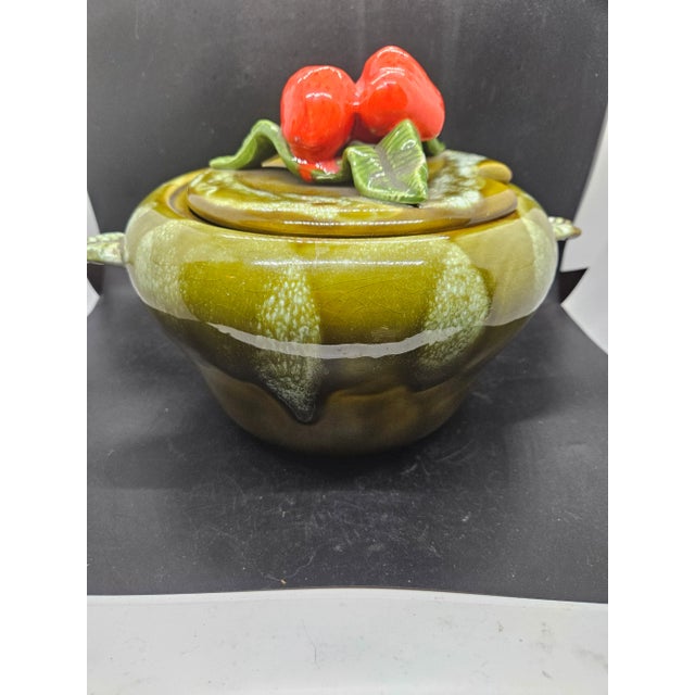 Mid-Century Modern California Pottery Usa 895 Soup Tureen Strawberry Lid - Vintage Collectible For Sale - Image 3 of 6