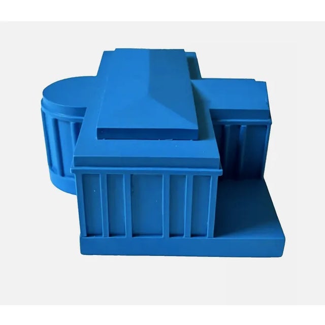 2009 Boym Partners Inc. Contemporary Hand-Cast Blue Resin Obama White House Presidential Souvenir For Sale In New York - Image 6 of 18