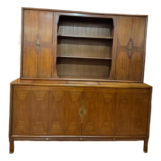 1950s Walnut Chinoserie China Cabinet W/Asian Inspired Hardware For Sale