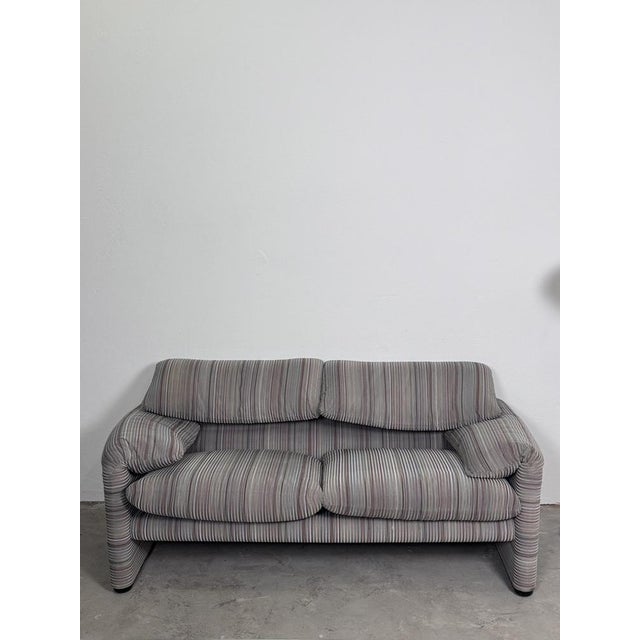 Cassina Maralunga Two-Seater Sofa by Vico Magistretti for Cassina, 1970s For Sale - Image 4 of 13
